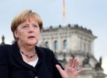 Германски бизнесмен ще се изправи срещу Меркел за лидерската позиция в партията