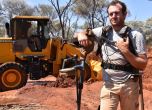 Австралийски търсачи на злато: какво е да копаеш при 50 градуса по Целзий