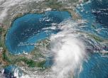 Американските щати Флорида и Алабама се готвят за урагана Майкъл (видео)