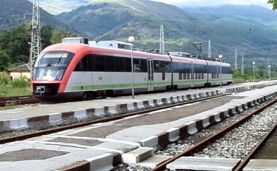 КЗК спря търга за доставка на нови влакове на БДЖ