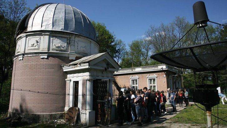 Астрономическата обсерватория на Софийския университет Св. Климент Охридски“ по традиция