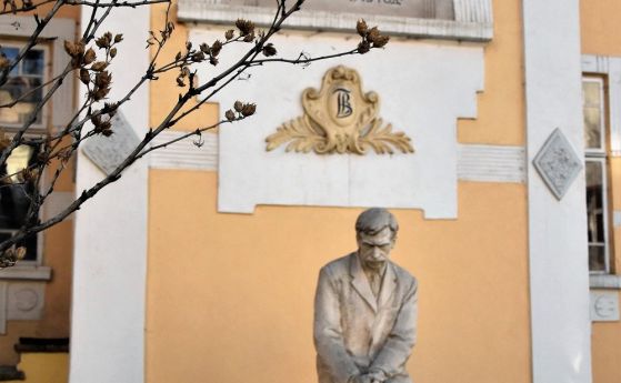 Държавата може да откупи обявената за продан къща на Яворов