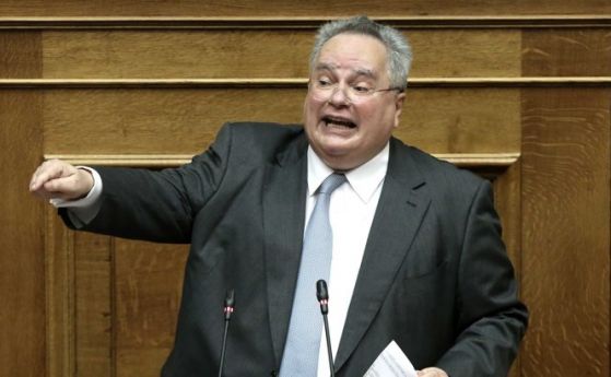 Гръцкият външен министър Никос Кодзиас подаде оставка след спор в