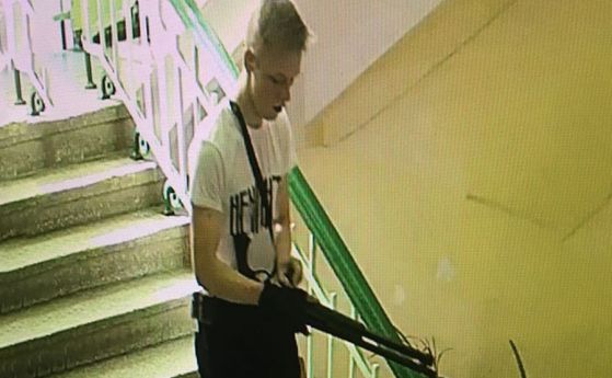  Охранителни камери снимаха нападателя в Керч 