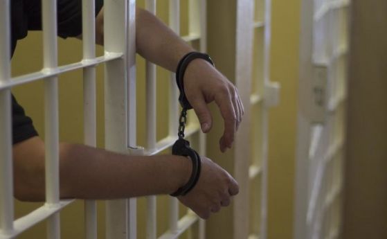 Махат наровете в арестите за по-добри условия на задържаните