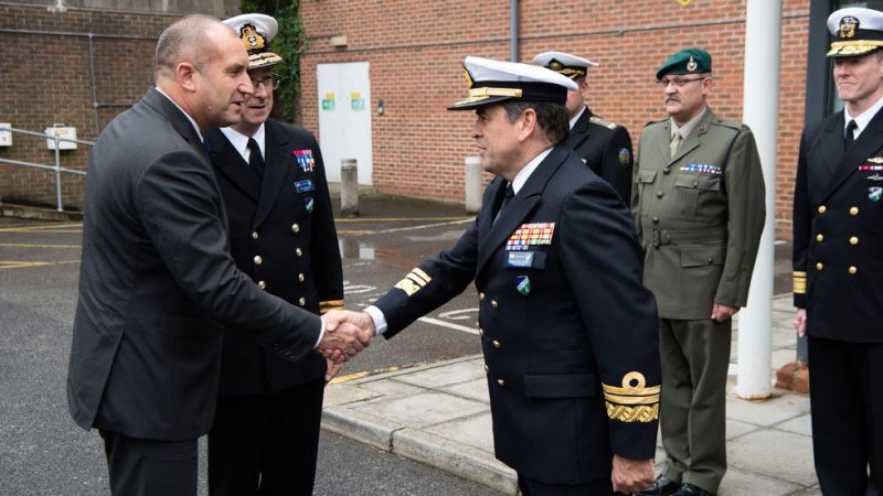 Президентът Румен Радев е поканил британската кралица Елизабет II или член