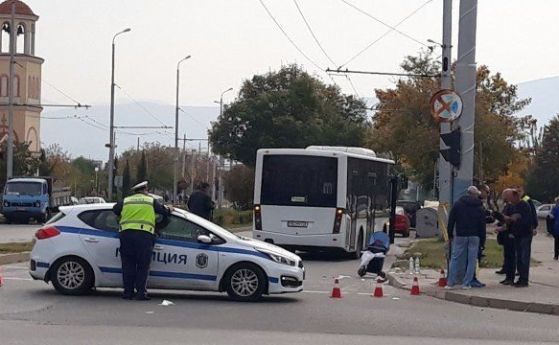 Повдигнаха обвинения на шофьора на автобус, блъснал майка с количка в Пловдив