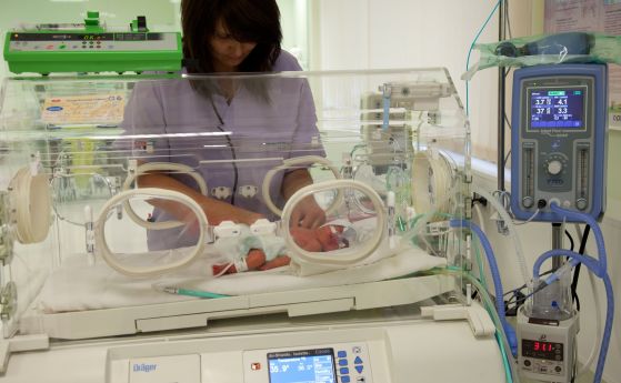 Тризнаци се родиха два пъти поред в рамките на две седмици в Токуда
