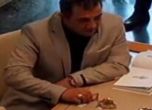 СДВР пусна снимки на крадец, задигнал скъп часовник от бутик на 'Витошка'