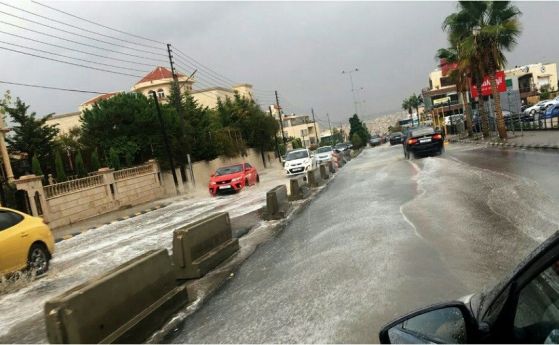 Поне 20 са жертвите от наводненията в западната част на Йордания