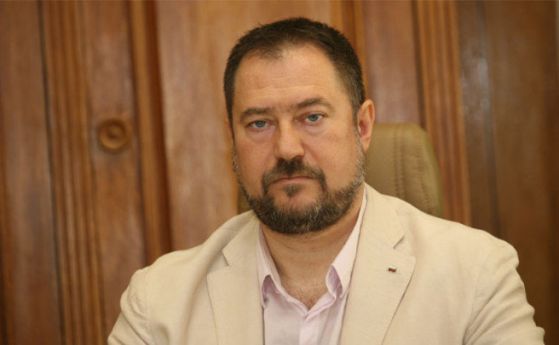 Съдът остави в ареста шефа на агенцията за българите в чужбина