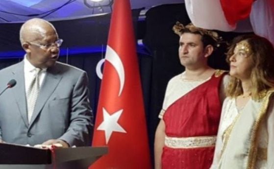 Турският посланик в Уганда г жа Седеф Явузалп бе отзована след