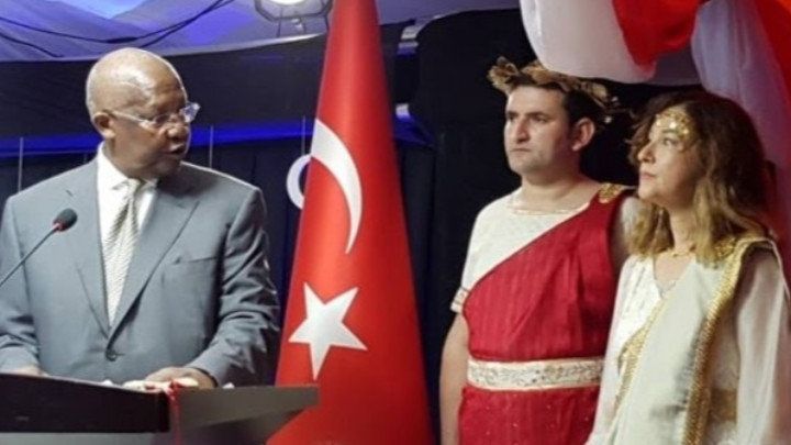 Турският посланик в Уганда г-жа Седеф Явузалп бе отзована, след