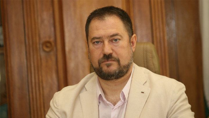 С решение на правителството Петър Харалампиев е освободен като председател