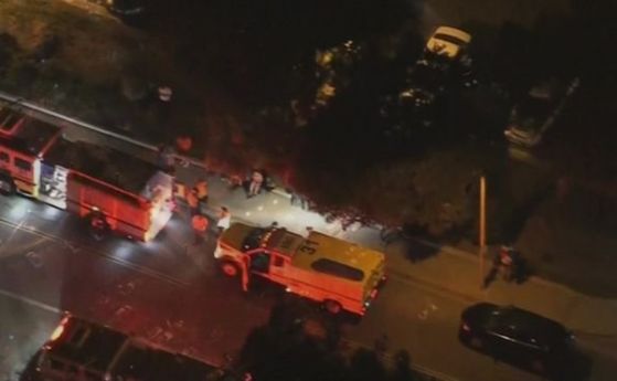 Най малко шестима души са ранени при стрелба в бар в