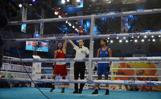 Стойка Петрова си гарантира медал от световното по бокс в Индия