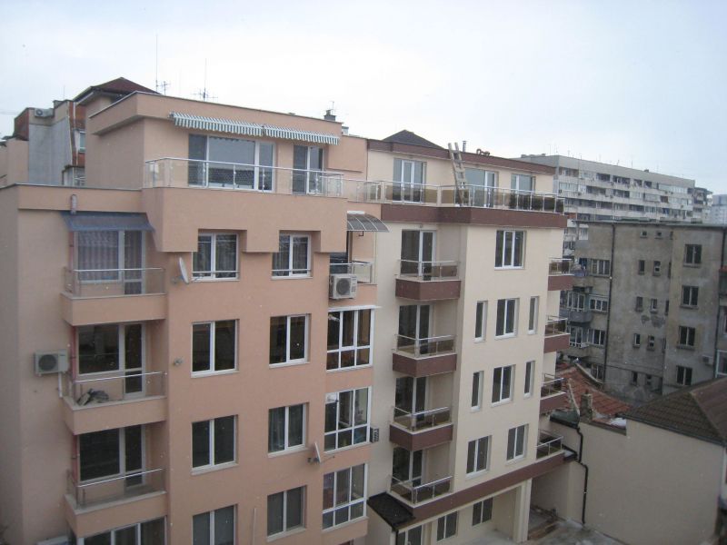 Интересът към имотите в София остана голям и през тази