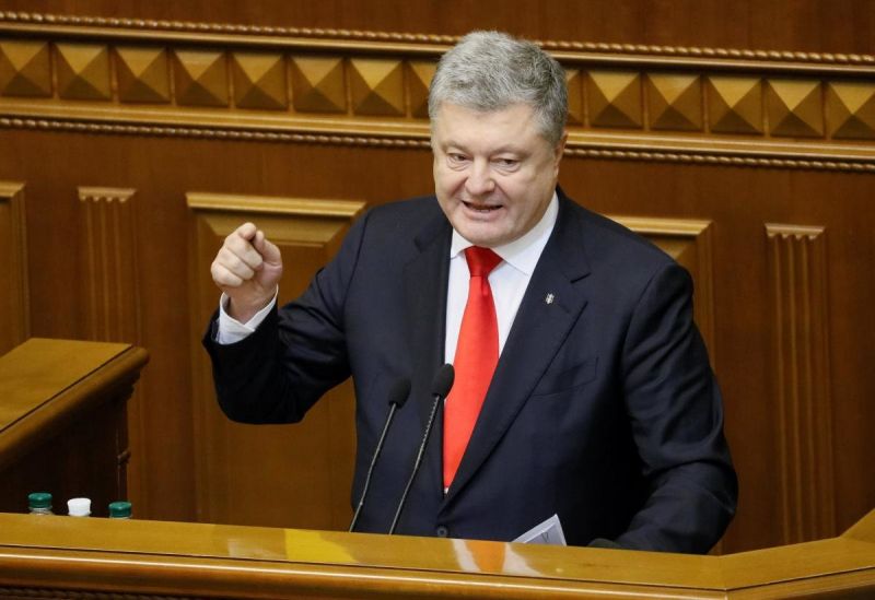 Украинският президент Петро Порошенко призова НАТО да изпрати кораби в