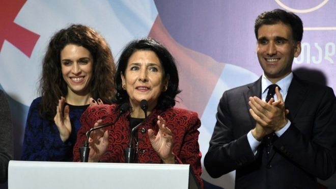 Саломе Зурабишвили, подкрепена от управляващата партия Грузинска мечта, спечели втория