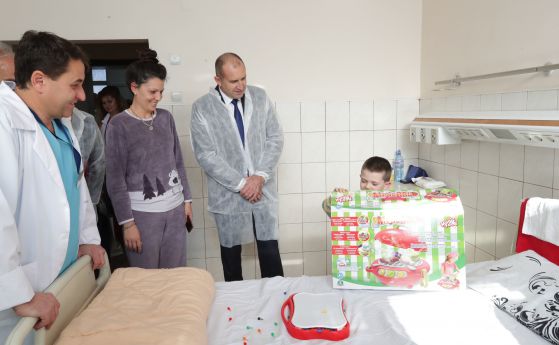 Президентът Румен Радев даде началото на 16-тото издание на Българската Коледа