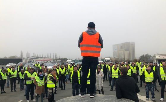 Протест на 'жълтите жилетки' блокира Брюксел, полицията отговори с водни струи