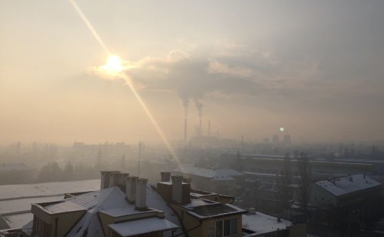 56% от българите: Въздухът ще е по-чист, ако токът поевтинее