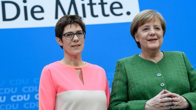 Анегрет Крамп-Каренбауер беше избрана за наследник на Ангела Меркел начело