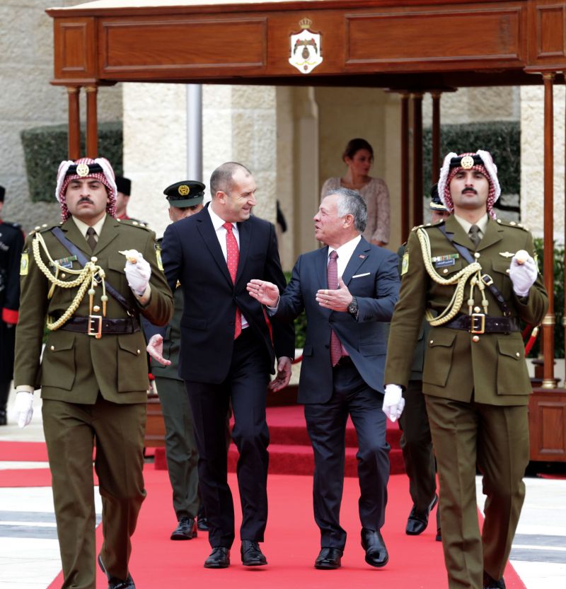 В кралския дворец в столицата на Йордания Аман българският президент
