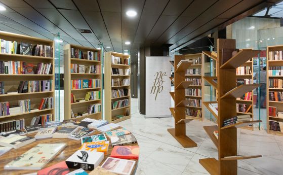 НДК откри новата книжарница на 'Перото'