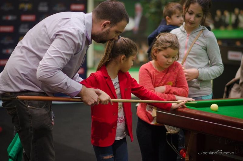 Над 300 деца се включиха в отворените врати на българска