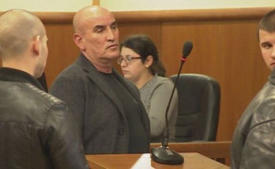 Ценко Чоков засечен в столичен ресторант, докато е под домашен арест (снимка)