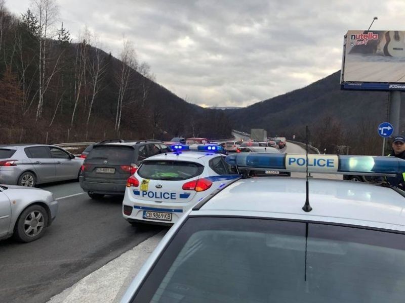 Много интензивен трафик се очаква в следобедните часове, предупреждават от