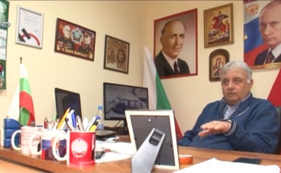 От шест години жителите на врачанско село получават календар с Тодор Живков