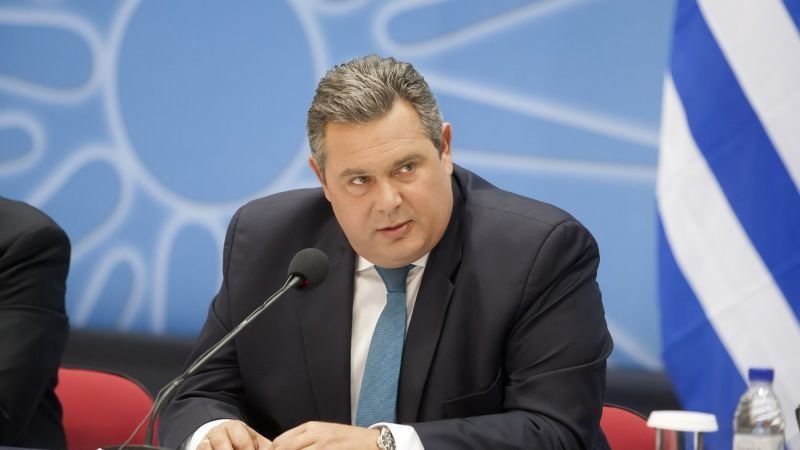 Гръцкият министър на отбраната и лидер на коалиционния партньор Независимите