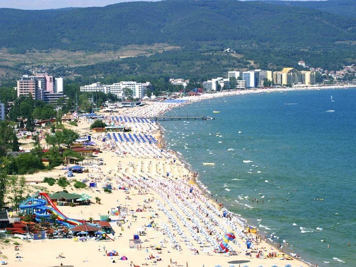 Очакваните трусове около Брекзит донесоха изненадващ дивидент на българските морски курорти,