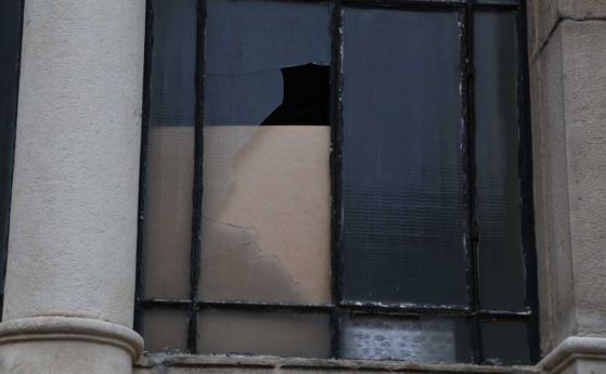 Строшиха прозорец на Софийската синагога