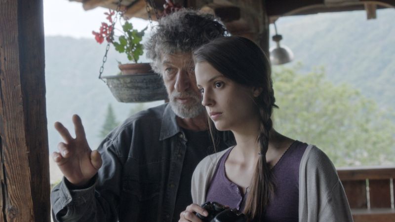 Най-новият филм на Радослав Спасов Живи комини (награди за най-добра
