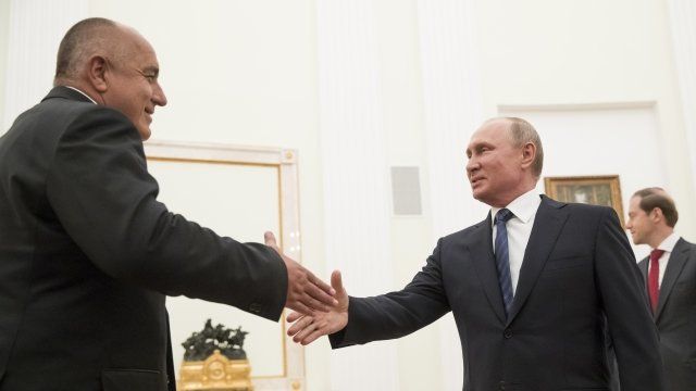 Премиерът Бойко Борисов проведе телефонен разговор с руския президент Владимир Путин.
Двамата са