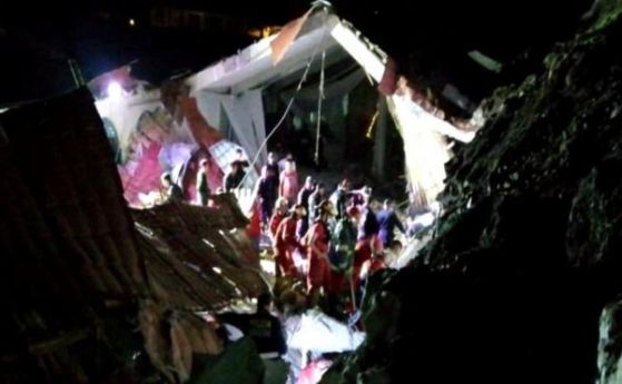 Свлачище погълна хотел в Перу по време на сватба, уби 15 и рани 29 души
