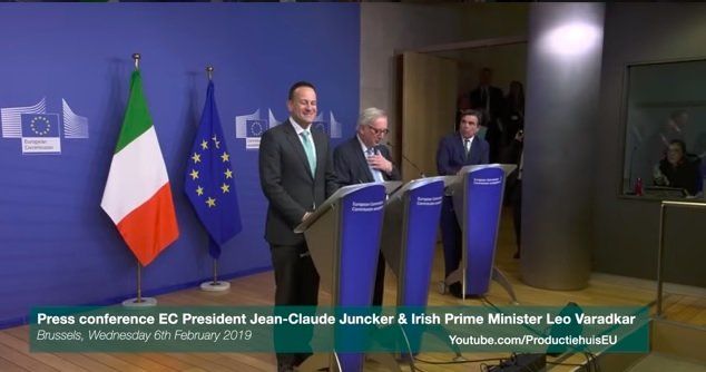 Председателят на Еврокомисията Жан-Клод Юнкер коментира на шега, че работата