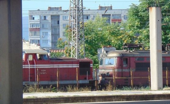 Товарен влак е дерайлирал на Централна гара Пловдив в ранните