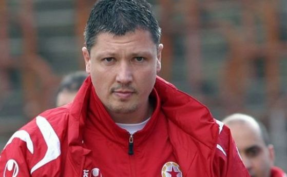 Треньорът на ЦСКА Любослав Пенев прие спокойно загубата с 0 2