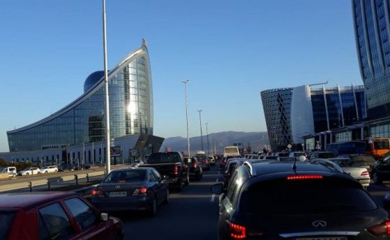 Километрично задръстване по Цариградско шосе заради протеста на горублянци