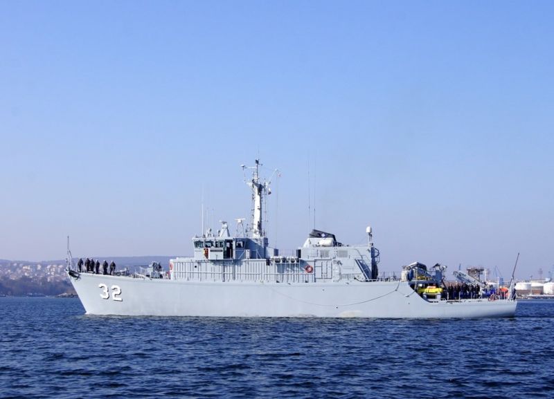Минен ловец Цибър от състава на българските Военноморски сили отплава