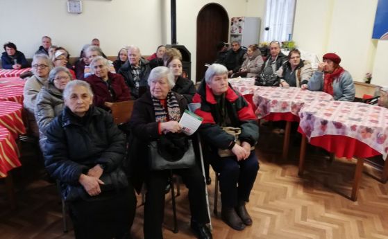 Депутатът от ГЕРБ Евгения Ангелова проведе първата среща от кампанията