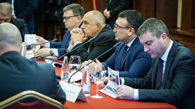 Премиерът Бойко Борисов отправи заплахи към търговците на горива, които