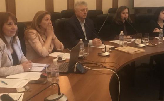 Председателят на Държавната агенция за закрила на детето д-р Елеонора Лилова се срещна с представители на СЕМ и АБРО