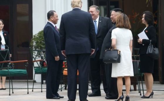Незабелязаните моменти от срещата на Тръмп и Ким Чен-ун