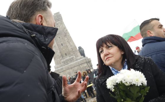 Цвета Караянчева на Шипка: Политиците трябва да обединят българите