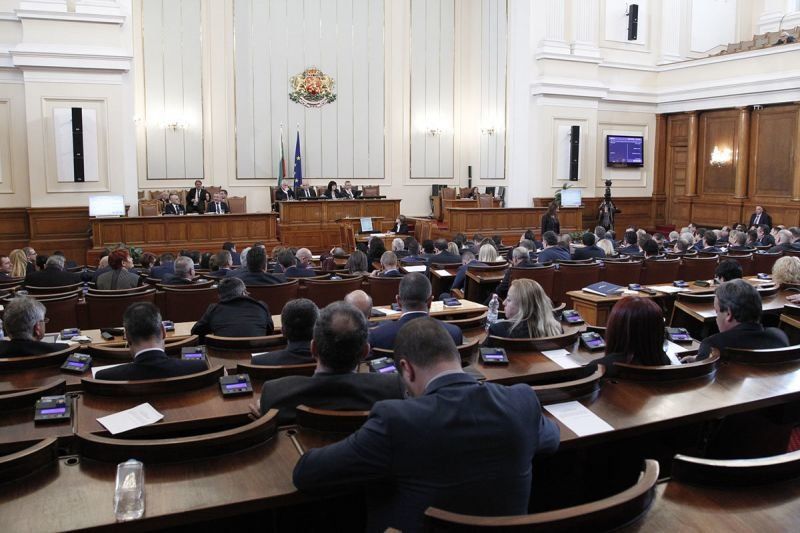 Единодушно със 154 гласа за депутатите отхвърлиха президентското вето върху